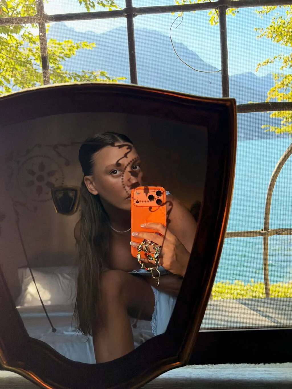 Serenay Sarıkaya, İtalya'da tatil yaparak…!