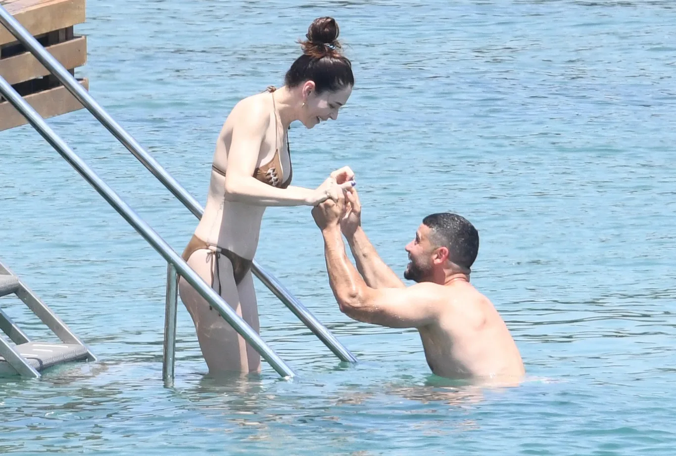 Yıldız Çağrı Atiksoy ve Berk Oktay!