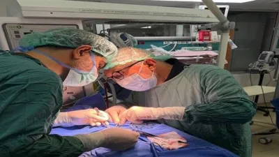 610 gram doğan Rüzgar bebeğe, yoğun bakım ünitesinde kalp ameliyatı
