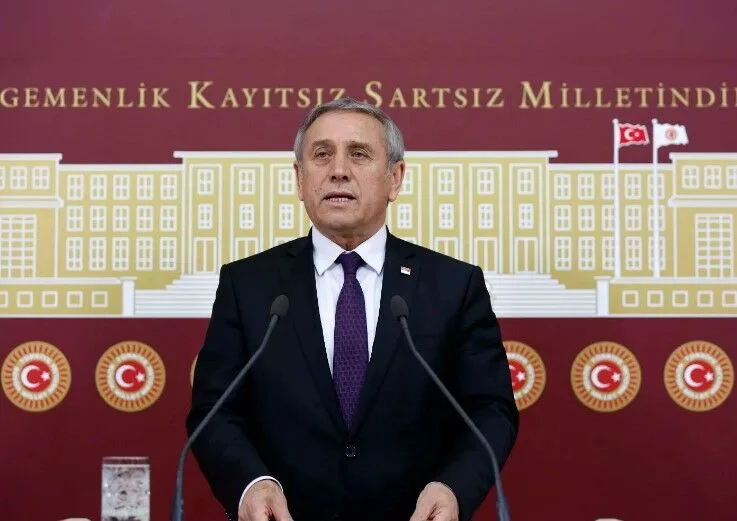 CHP’li Kaya: Partiden ayrılıyorsanız görevinizden de ayrılacaksınız