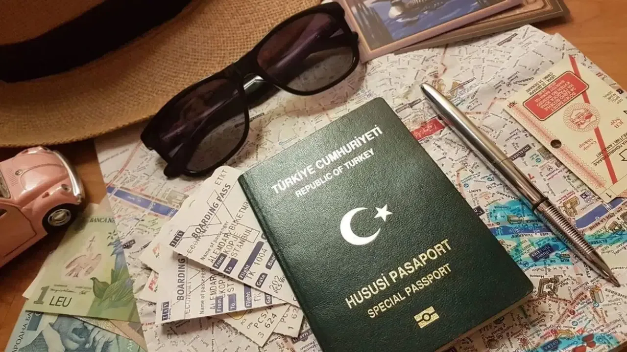 Yeşil ve gri pasaportta yeni dönem resmen başladı