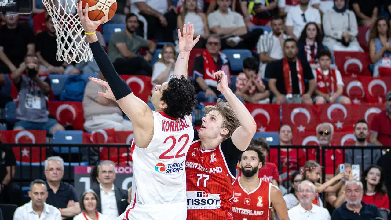 12 Dev Adam, FIBA