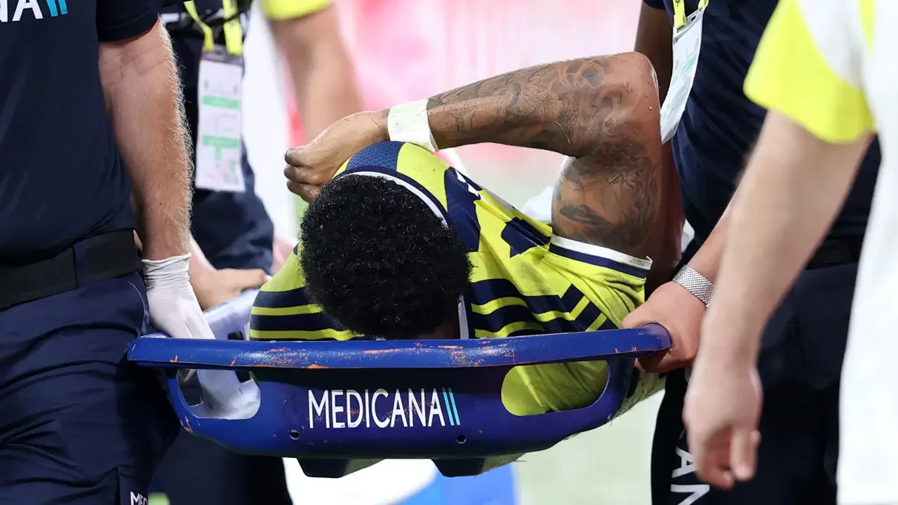 Fenerbahçe, Lyon maçlarının oyuncu kadrosunu bildirdi: Sarı-lacivertli ekipten Lukaku kararı