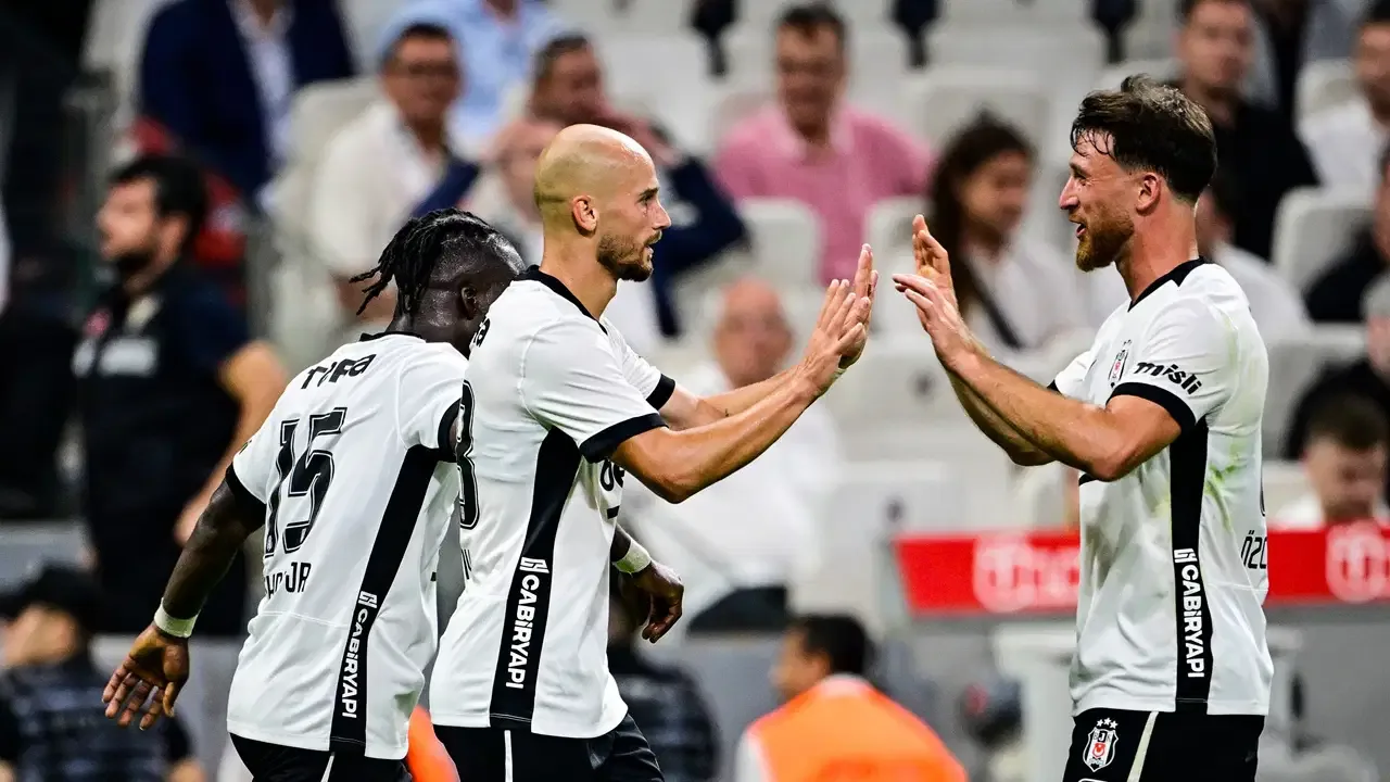 Spor yazarları Beşiktaş - Hradec Kralove maçını değerlendirdi: 