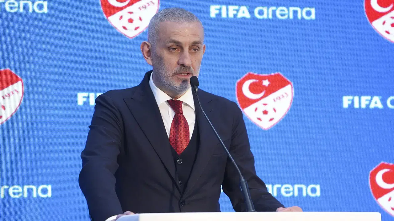 İbrahim Hacıosmanoğlu duyurdu: Süper Lig için yabancı VAR hakemi kararı