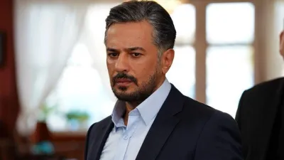 Emre Altuğ'un sevgilisiyle olan pozu gündem oldu!