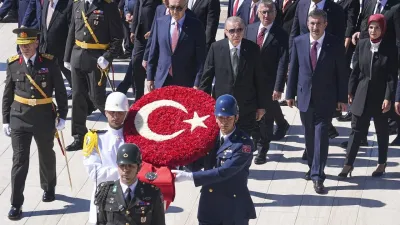 Erdoğan başkanlığındaki devlet erkanı Anıtkabir'i ziyaret etti
