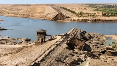 Nepal'de baraj patladı: Halk yüksek yerlere kaçıyor