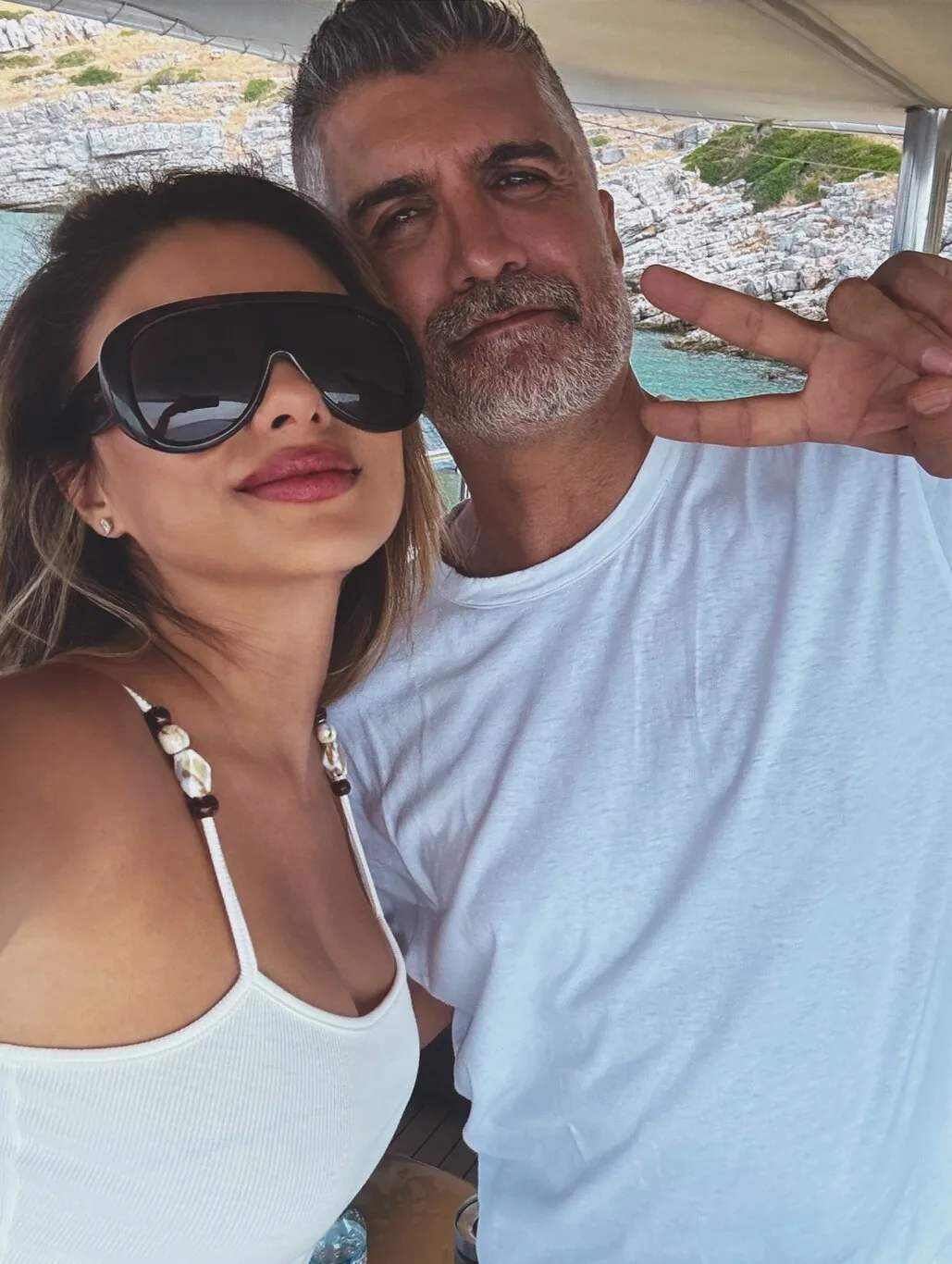 Tatilde aşk tazelediler