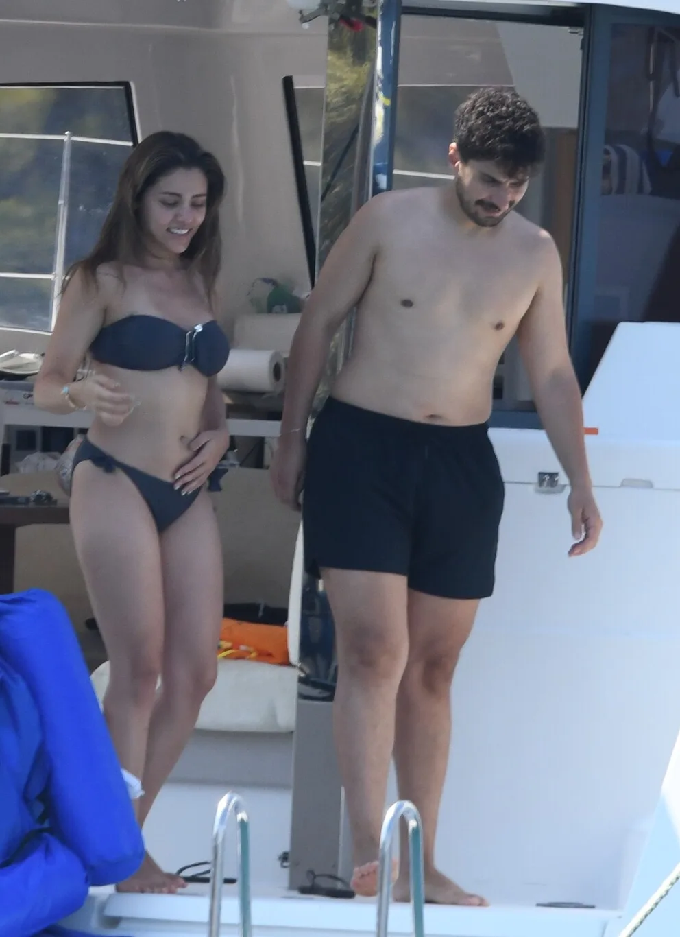 Teknede aşk dolu tatil