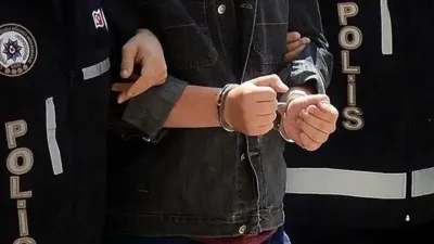 Yakalanacaklarını anlayınca yarı kilo uyuşturucuyu yuttular!