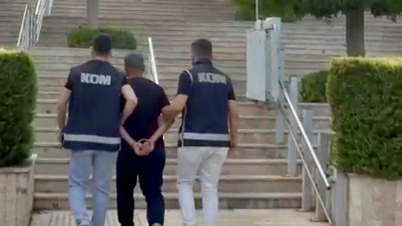 14 yıl 2 ay hapis cezasıyla aranan ihraç uzman çavuş yakalandı