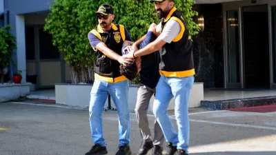 317 suçtan aranan firari hükümlü, saklandığı apartman dairesinde yakalandı