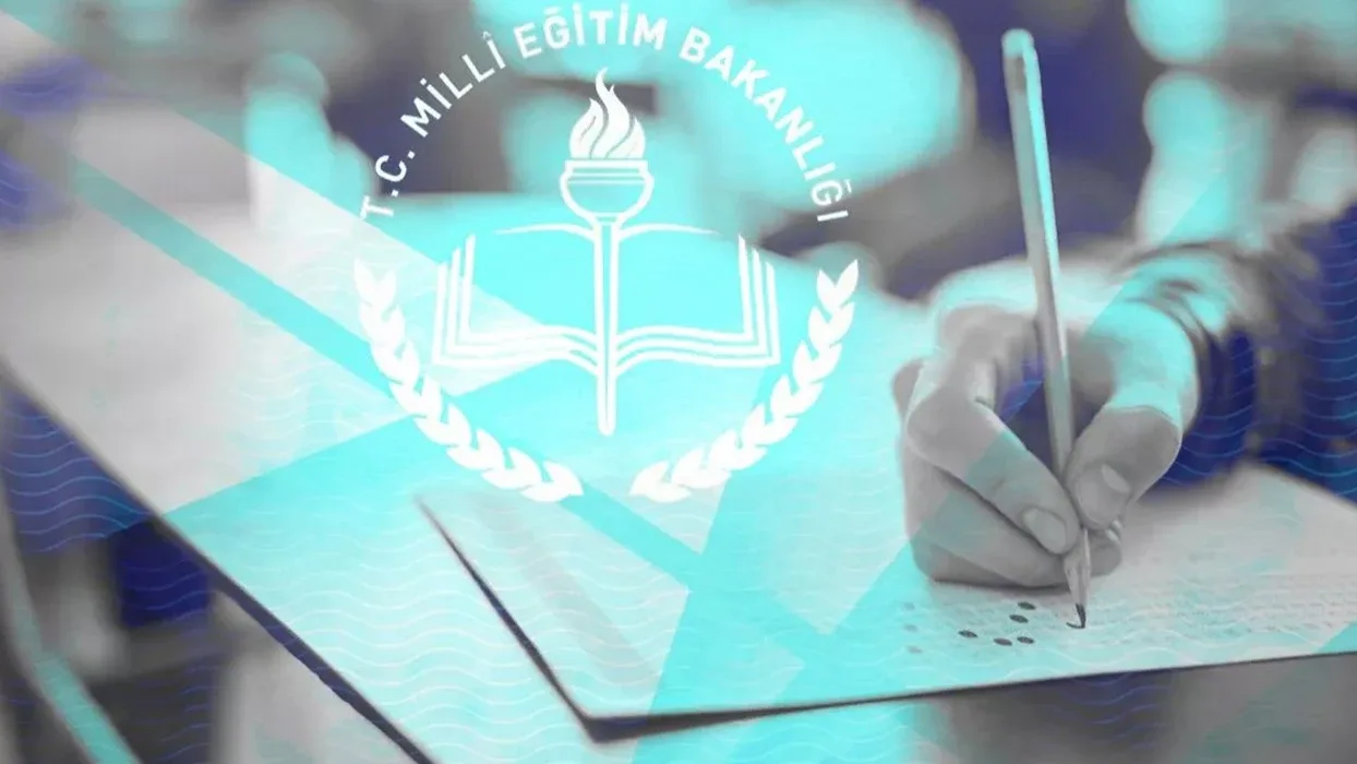 Ara tatil ne zaman?2026-2027 eğitim öğretim yılının ilk ara tatili kasım ayında yapılacak. MEB çalışma takvimine göre birinci ara tatil 16 Kasım 2026 Pazartesi günü başlayacak ve 20 Kasım 2026 Cuma günü sona erecek.Öğrenciler hafta sonlarının da araya girmesiyle birlikte okullara kısa bir süre ara vermiş olacak. Ara tatilin tamamlanmasının ardından dersler yeniden başlayacak.