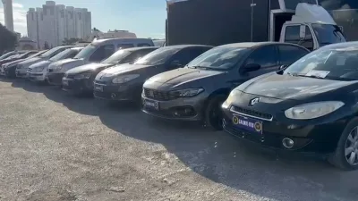 Ağır hasarlı araçları 'change' yapıp satan şebekeye operasyon: 16 gözaltı