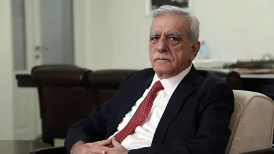 Ahmet Türk: 'Sürecin kalıcı barışa dönmesi için hukuki zemin hazırlanmalı'
