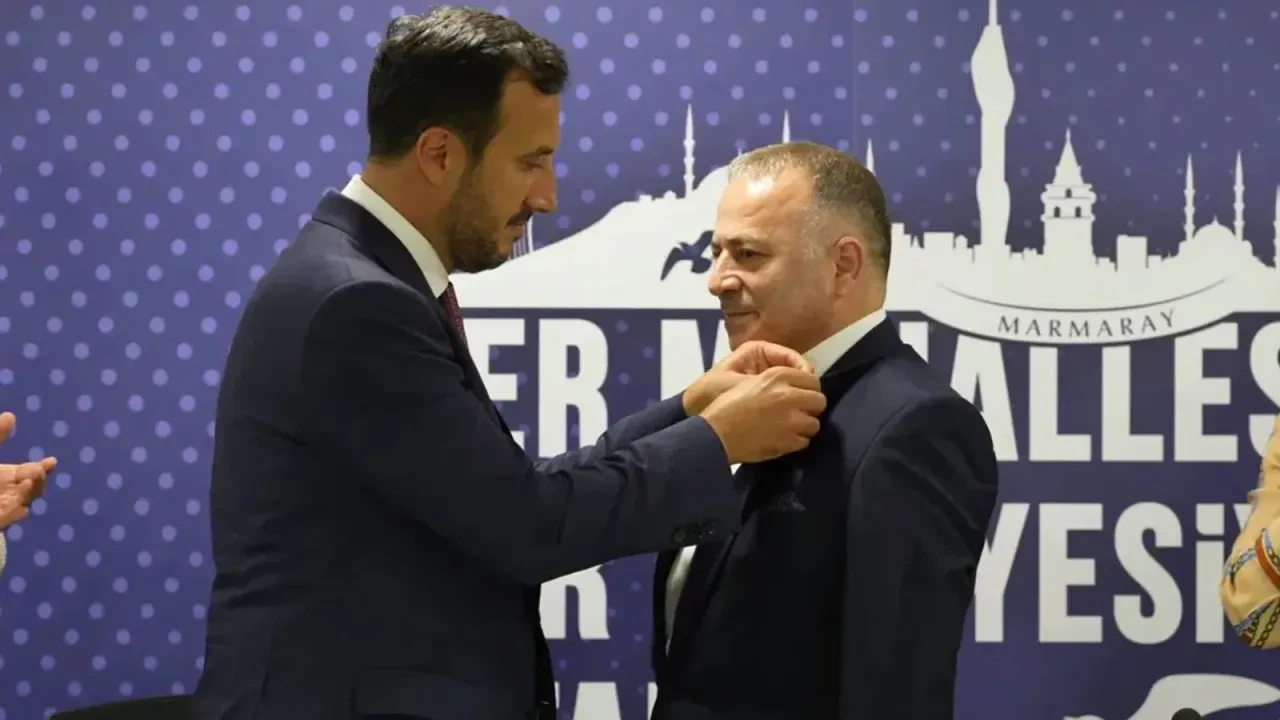AK Parti'ye geçen Üsküdar Belediyesi meclis üyesi Hüseyin Kazan'dan açıklama