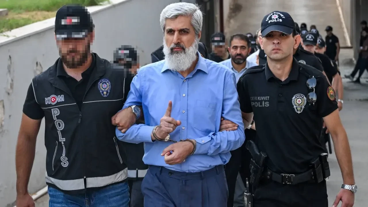 Alparslan Kuytul'un emekli maaşına bloke konuldu, ailesi isyan etti!
