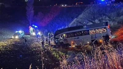 Amasya'da can pazarı! Yolcu otobüsü tarlaya uçtu