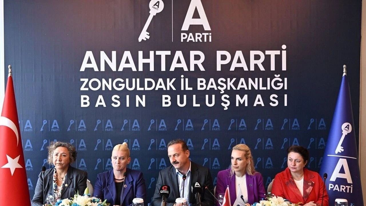 Anahtar Parti Genel Başkanı Yavuz Ağıralioğlu Zonguldak'ta gazetecilerle buluştu