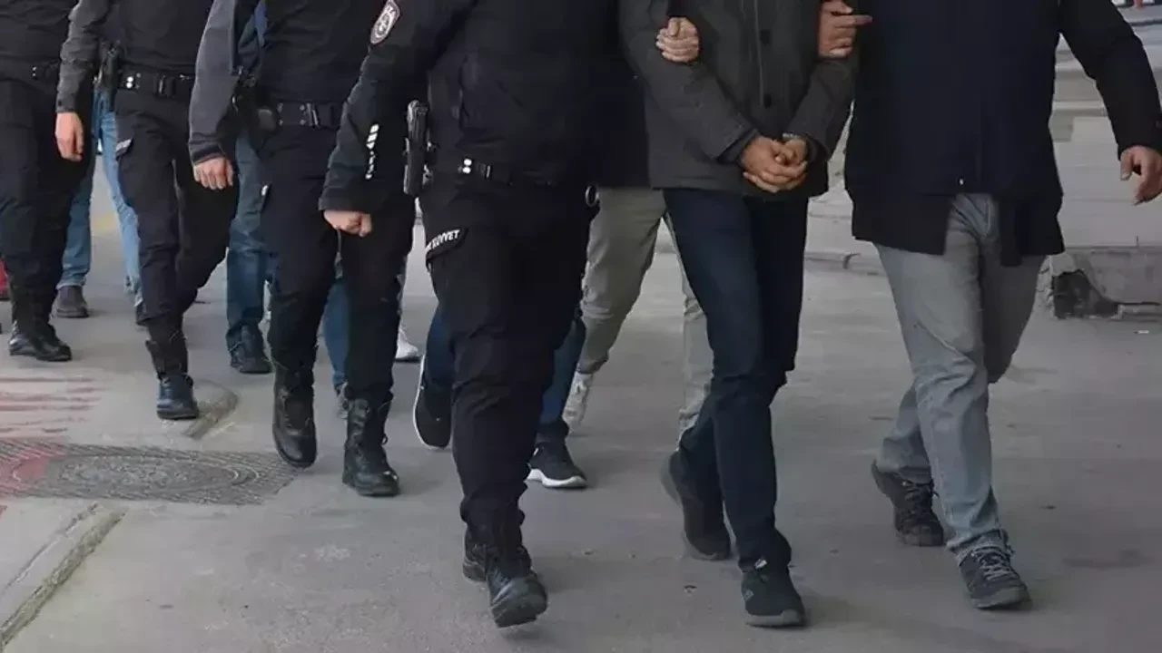 Ankara merkezli 15 ilde operasyon: 15 kişi tutuklandı
