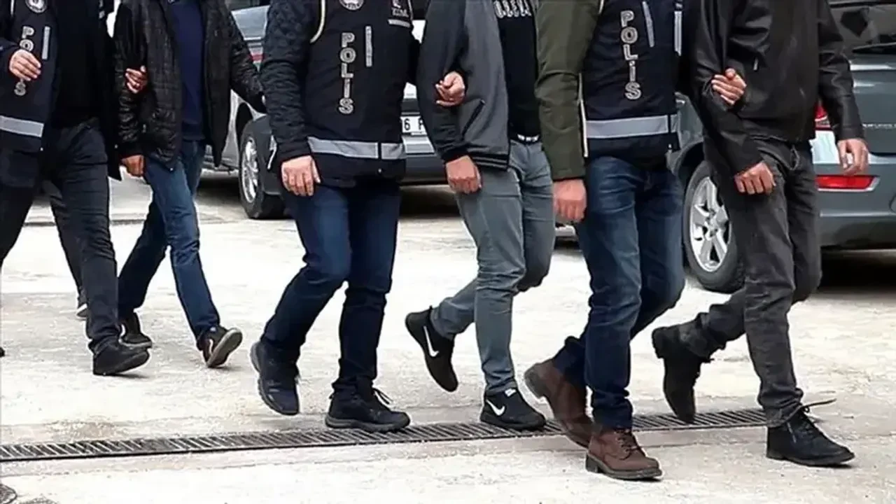 Antalya'da rüşvet soruşturması! 2 emniyet müdürü ve 1 komiser gözaltına alındı