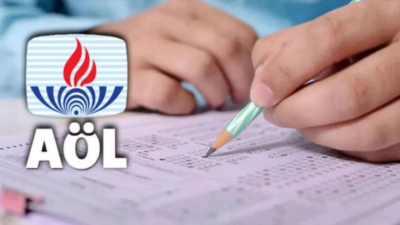 AÖL kayıt yenileme ve ders seçimi nasıl yapılır?Açık Lise'de eğitimine devam eden öğrencilerin kayıt yenileme aşamasında izlemesi gereken adımlar şunlardır: 750 TL tutarındaki sınav kayıt ücreti MEB ödeme kanalları üzerinden T.C. kimlik numarasıyla ödenir.Ödeme tamamlandıktan sonra sistem öğrencinin durumunu otomatik olarak