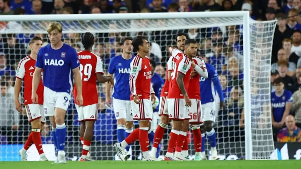 Arsenal ve Liverpool tur atladı