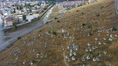 Bir günlük bebeği ağzına peçete koyup gömdüler: Anne ve anneanne tutuklandı