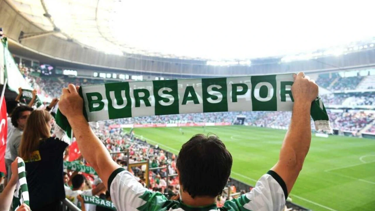 Bursaspor liderlik maçında golcüsü Iheanacho ile güldü