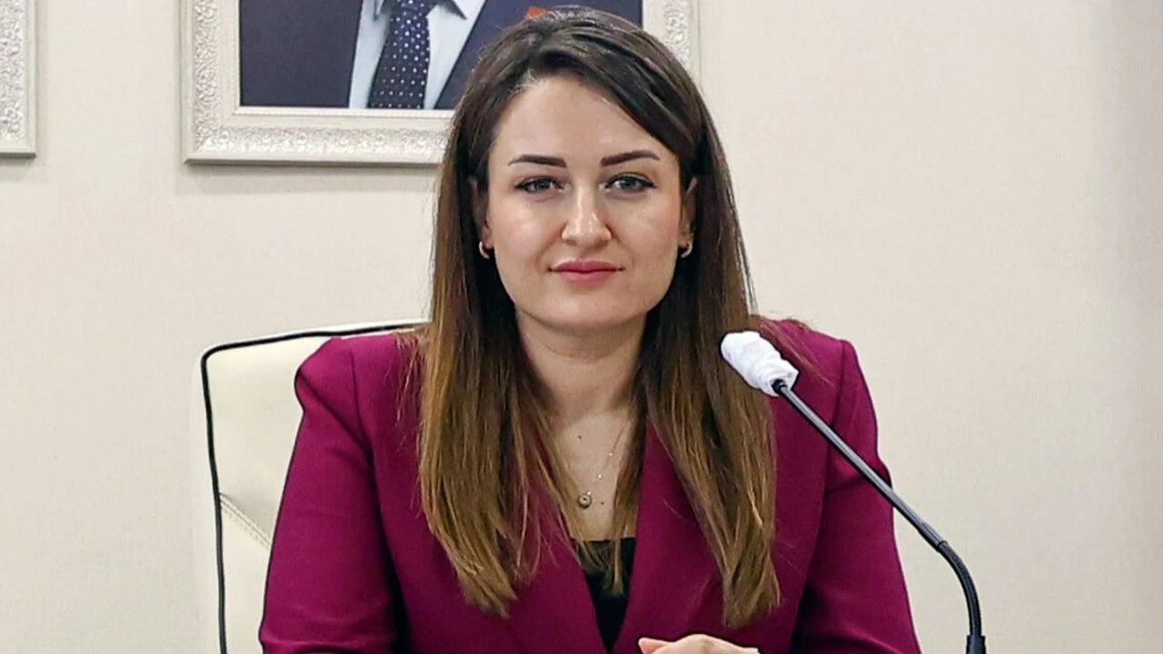 Büşra Özdemir kimdir?