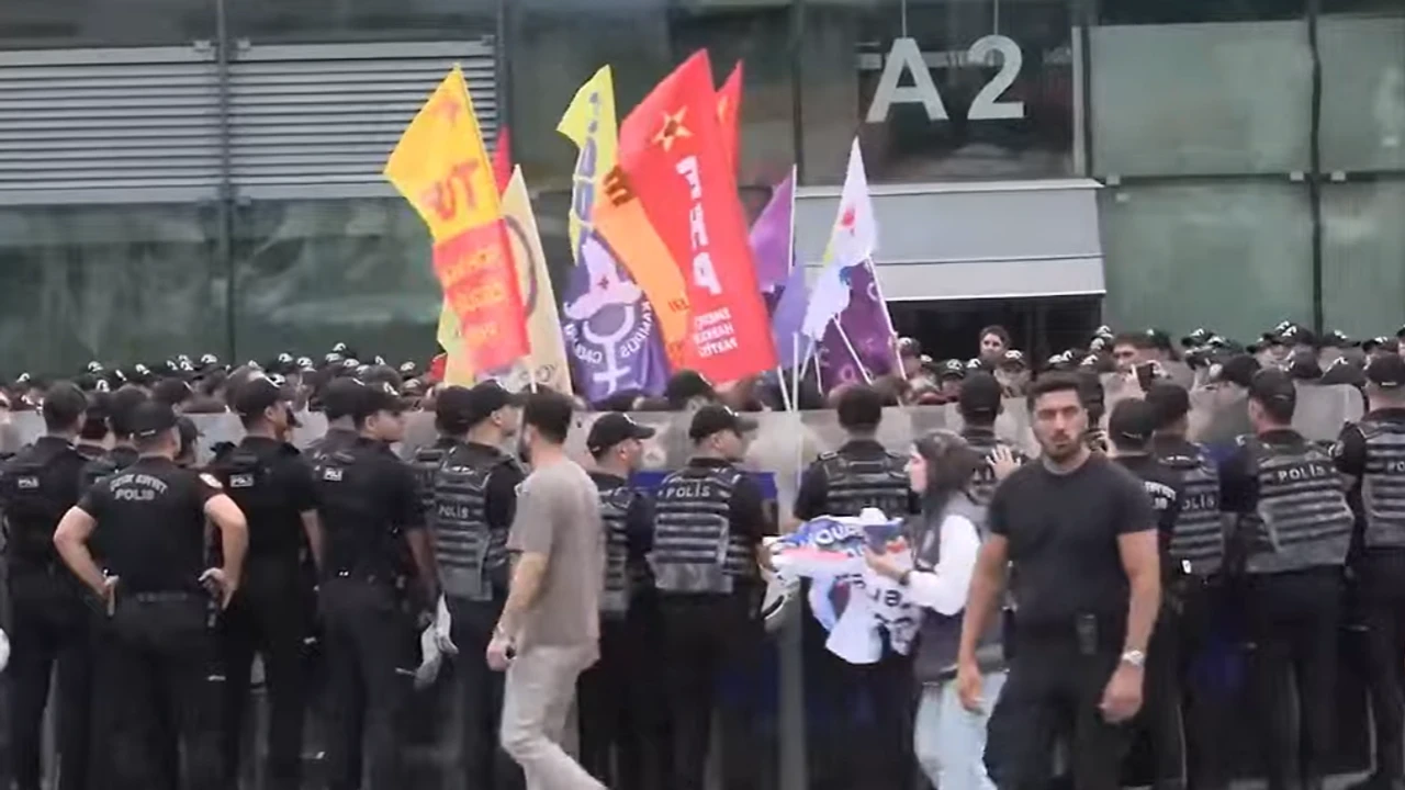Çağlayan Adliyesi önünde polis müdahalesi: Çok sayıda gözaltı!