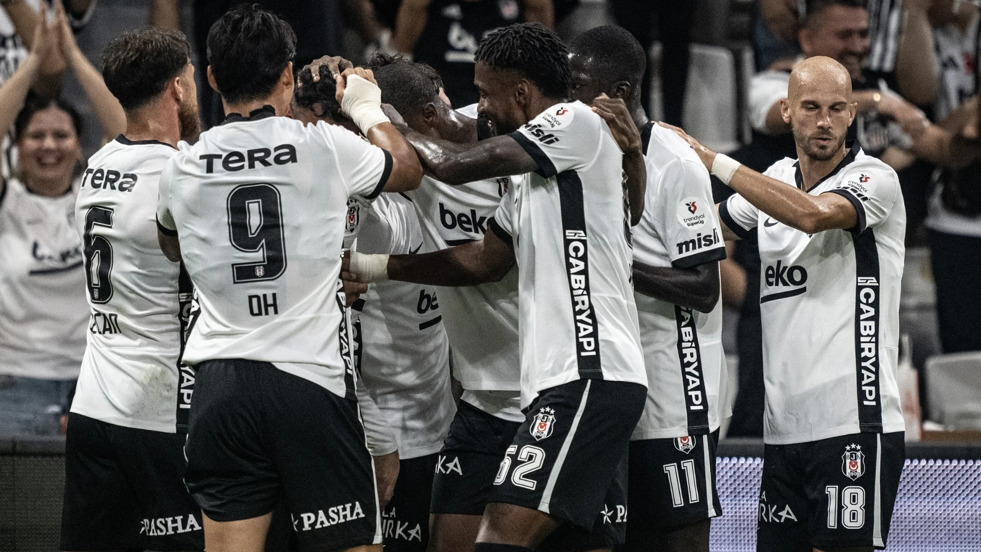 CANLI ANLATIM: Beşiktaş - Olimpik Marsilya maçının ilk 11'leri belli oldu mu?