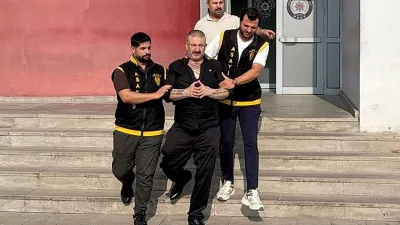 Cinayetten yargılanırken sanal medya ünlüsü olmak için farklı isimle videolar çekmiş