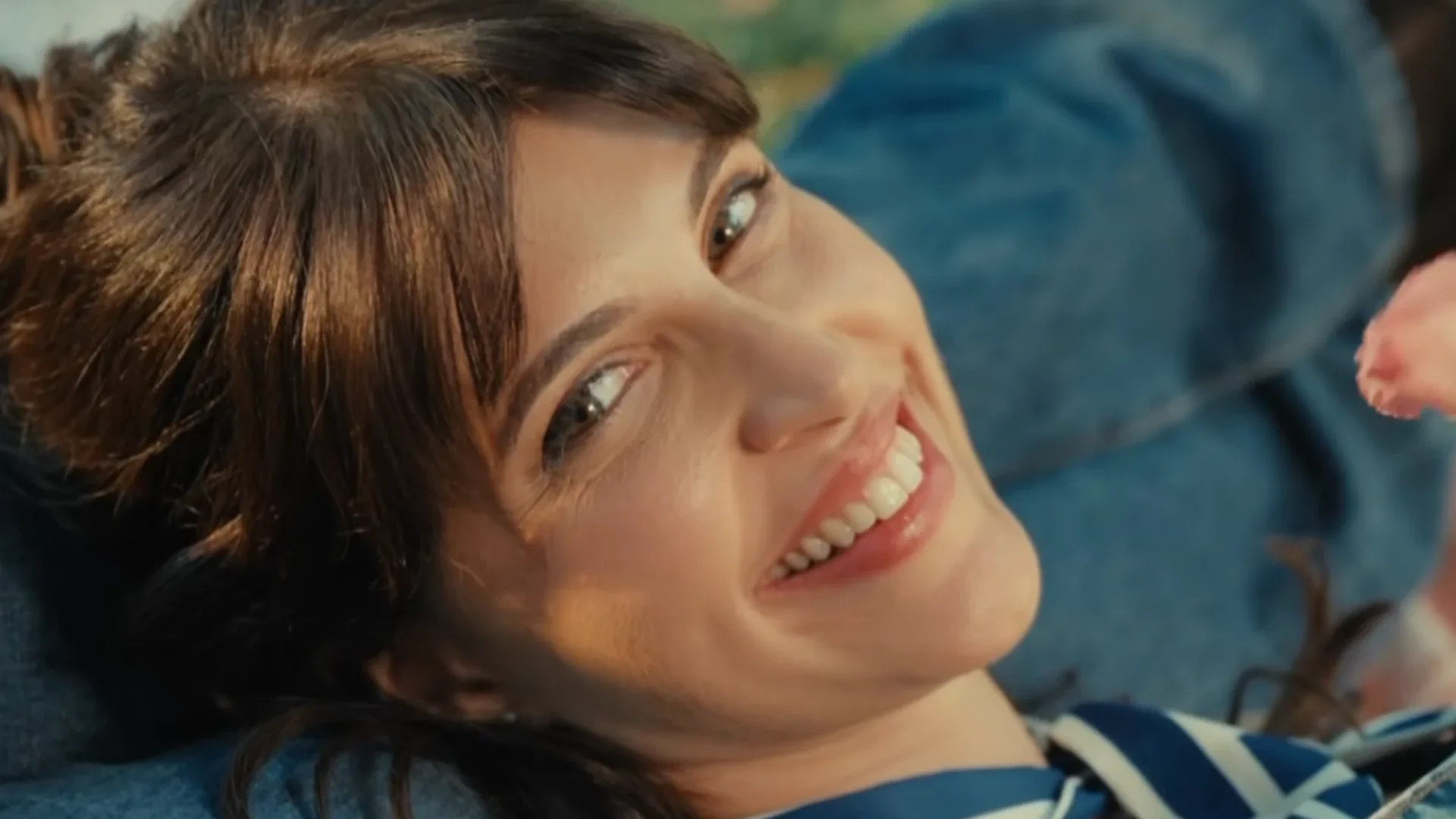Güneşin Doğduğu Yer Leyla kim?Güneşin Doğduğu Yer dizisinde Leyla Breger karakterini Beyza Gümülcine oynuyor. Leyla karakteri yarı Almandır. Ailesini terk edip giden Türk babasının bıraktığı güvensizlik duygusuyla büyüyen karakter dizide, bir Türk erkeği olan Kenan'a aşık olmasıyla korkuları yüzleşmek zorunda kalacak.