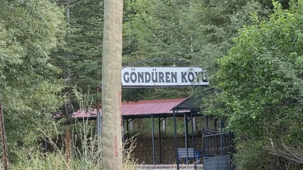 9 kişi gözaltına alındıBüşra bebeğin kaybolmasına ilişkin soruşturma kapsamında aralarında anne Elif Balıkçı, baba Yusuf Balıkçı, bazı yakınları ve veteriner Mehmet Ç.'nin de bulunduğu 9 kişi gözaltına alındı.Veteriner Mehmet Ç. ile birlikte bazı şüphelilerin ifadelerinin ardından serbest bırakıldığı öğrenildi. Soruşturma kapsamında diğer şüphelilerin işlemleri devam ederken, jandarma ekipleri bölgedeki güvenlik kameralarını da incelemeye aldı.Bebeğin kaybolduğu gün köyde düzenlenen yemek nedeniyle bölgede araç hareketliliğinin yaşandığı, bu nedenle ekiplerin farklı ihtimaller üzerinde de çalışma yürüttüğü belirtildi.