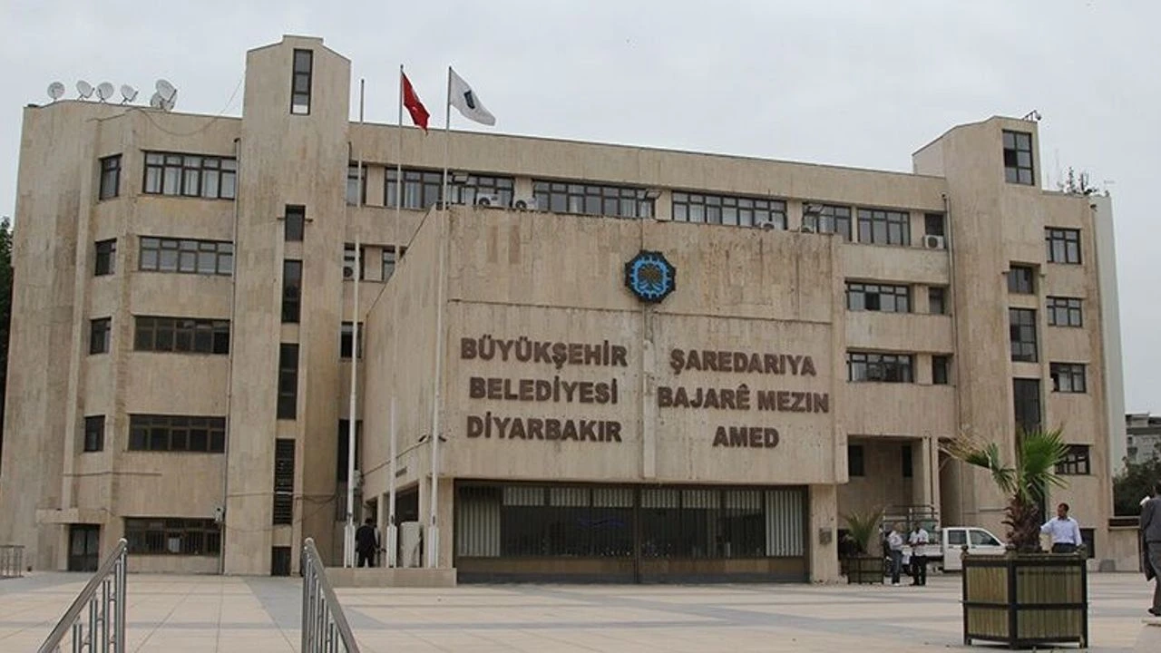DEM Parti açıkladı: Diyarbakır Büyükşehir Belediyesi'nde eş başkan değişikliği