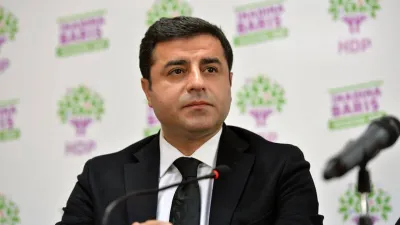 Demirtaş’tan ‘Melih Gökçek’e ‘Sakızcı Memo’ benzetmesi