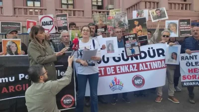Son Dakika: Depremzedeler 11 gündür bakanlık önünde: 'Kaybettiğimiz yakınlarımız için buradayız'