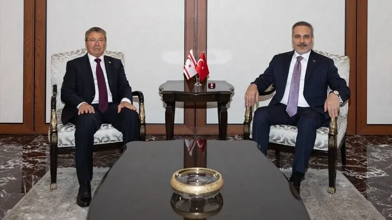 Dışişleri Bakanı Fidan, KKTC Başbakanı Üstel ile Ankara'da bir araya geldi