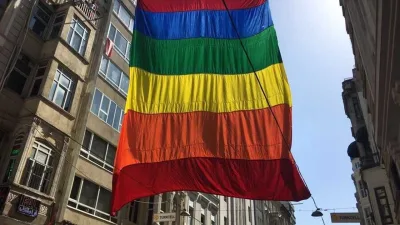 Dünya çapında 450'yi aşkın örgütten çağrı: 'LGBTİ hareketini kriminalize etmeyin'