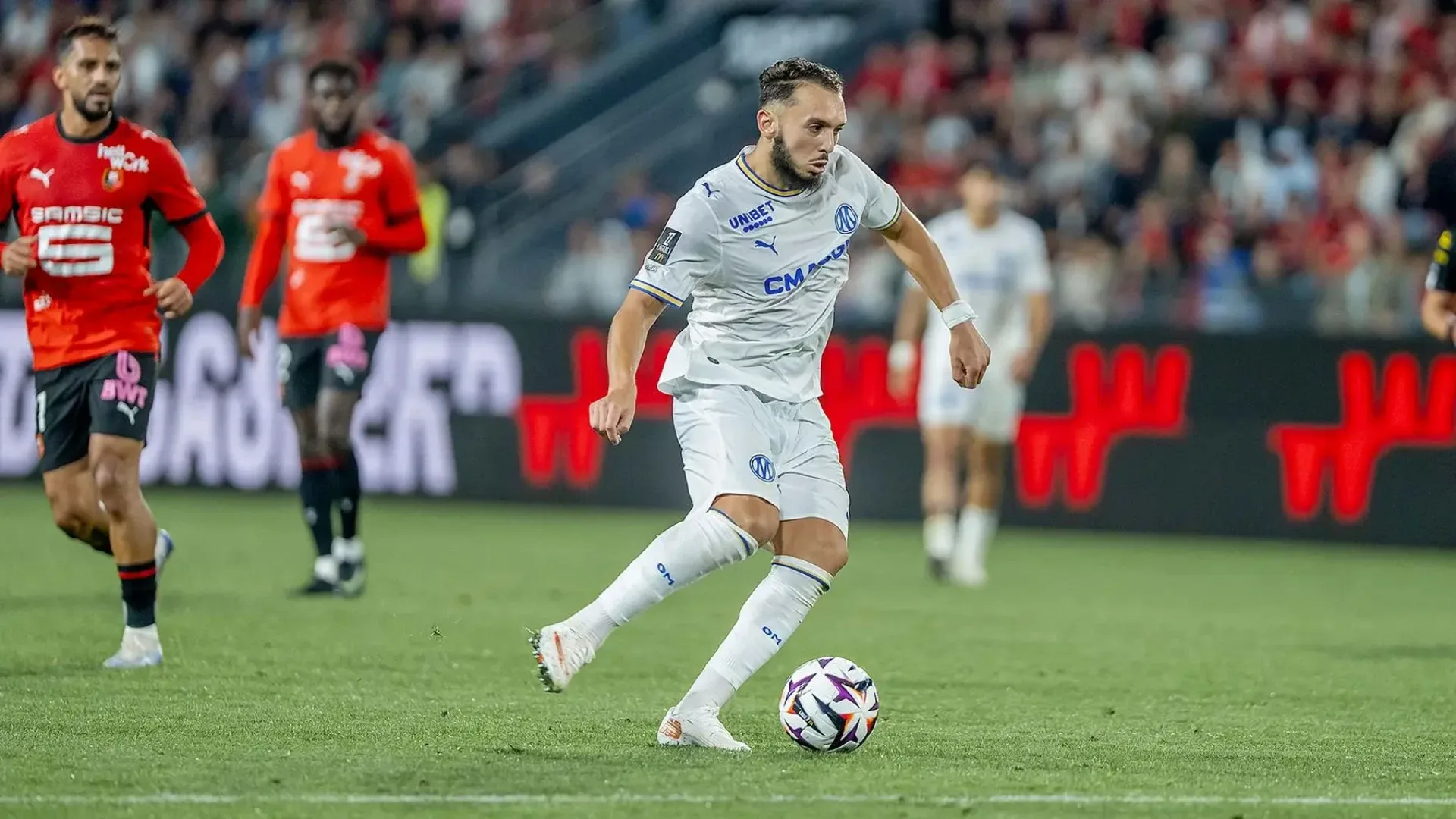 Turnuvaya katılmamayı düşündülerVictor Fievre Marsilya'nın maddi imkansızlıklar sebebiyle UEFA Avrupa Ligi'nde yer alamamayı bile düşündüğünü aktararak,