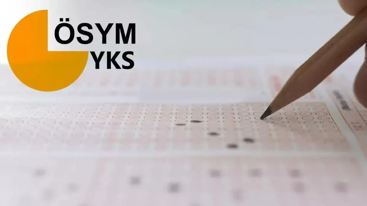 YKS ek yerleştirme tercihleri nasıl ve nereden yapılır?Ek tercih başvuruları yalnızca internet ortamında, adayın bireysel başvurusuyla gerçekleştiriliyor. Tercih bildirimleri posta yoluyla veya elden ÖSYM merkezlerine iletilemiyor.