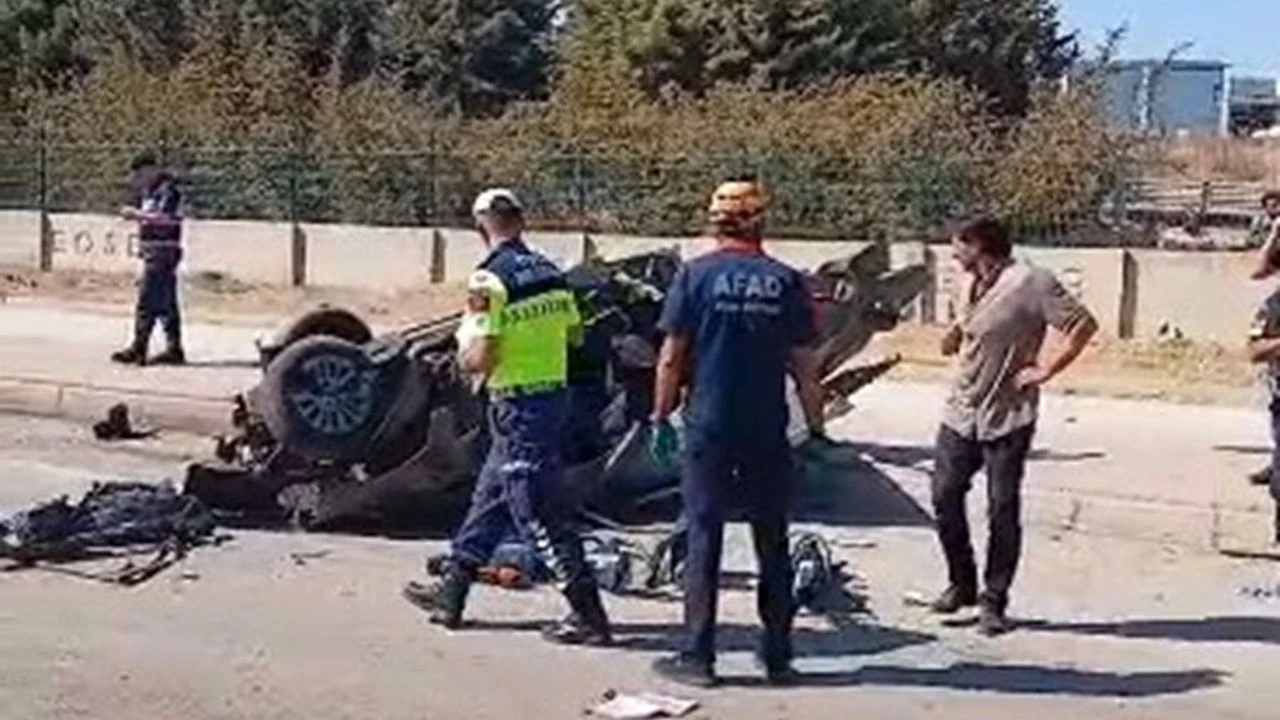 Elazığ'da feci kaza: Otomobiller çarpıştı, 2 ölü 2 yaralı