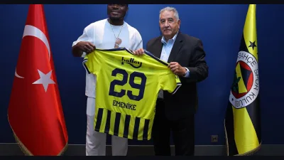 Fenerbahçe'nin eski yıldızı Emenike'den anlamlı ziyaret