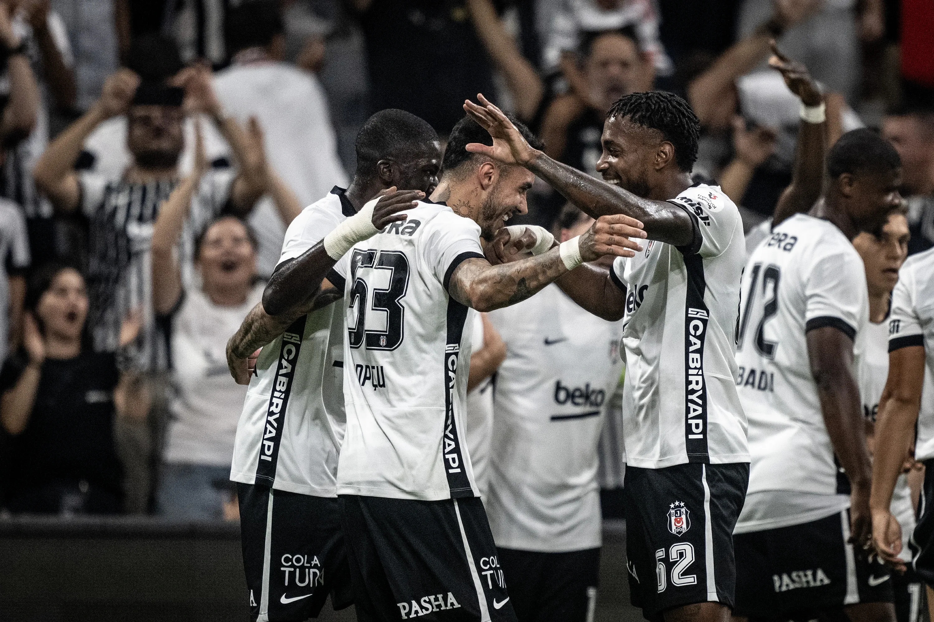 Bu başarılı grafikle birlikte Türkiye, 55 UEFA üyesi ülke arasında bu sezon en fazla puan toplayan dördüncü ülke basamağına yerleşti. İşte ülke puanı sıralaması...