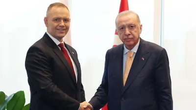 Erdoğan'ın tabanca verdiği liderden dikkat çeken hediye