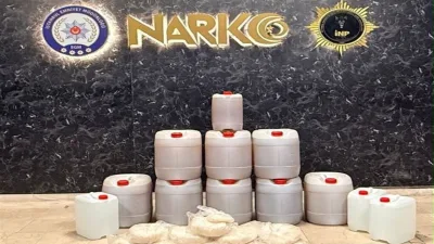 Esenyurt'ta uyuşturucu operasyonunda 272 kilogram metamfetamin ele geçirildi