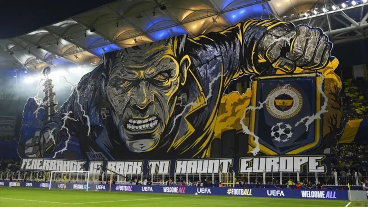 Fenerbahçe'den Roma maçı öncesi koreografi