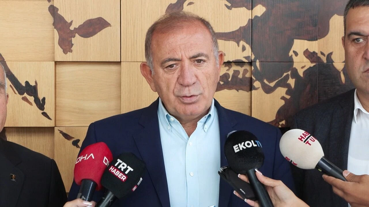 Gürsel Tekin'in 'CHP İstanbul İl Başkanlığı' görevine son verildi